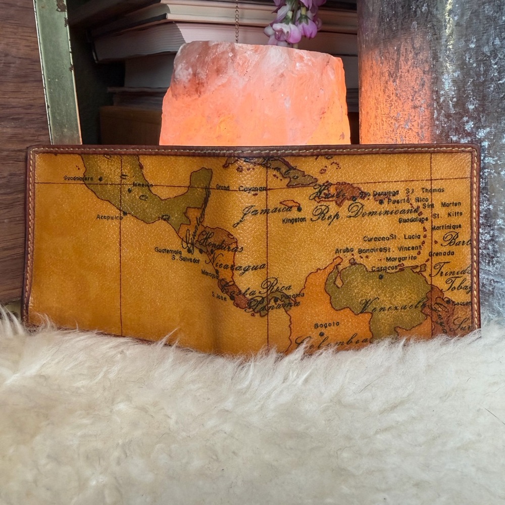 Alviero Martini 1A Classe Geo Classic map print bifold with coin pouch